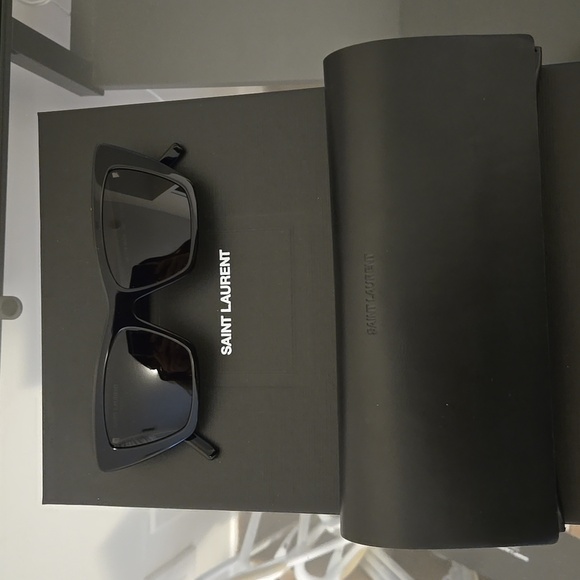 YSL Mica Sunglasses - Picture 5 of 6